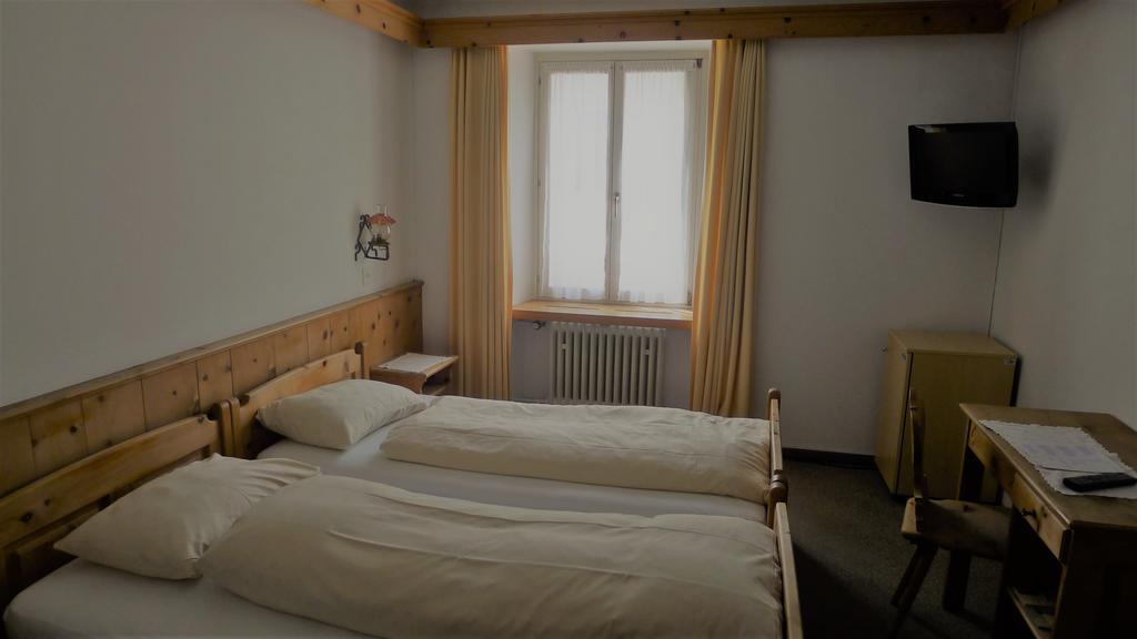 Poschiavo Suisse Hotel & Traditional Fondue Stube Pokoj fotografie