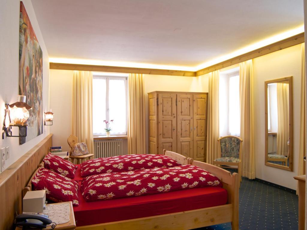 Poschiavo Suisse Hotel & Traditional Fondue Stube Pokoj fotografie
